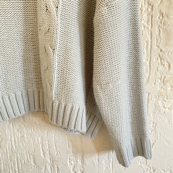 Gray Oversized Chunky Knitted Turtleneck Sweater Size Medium - Picture 3 of 5